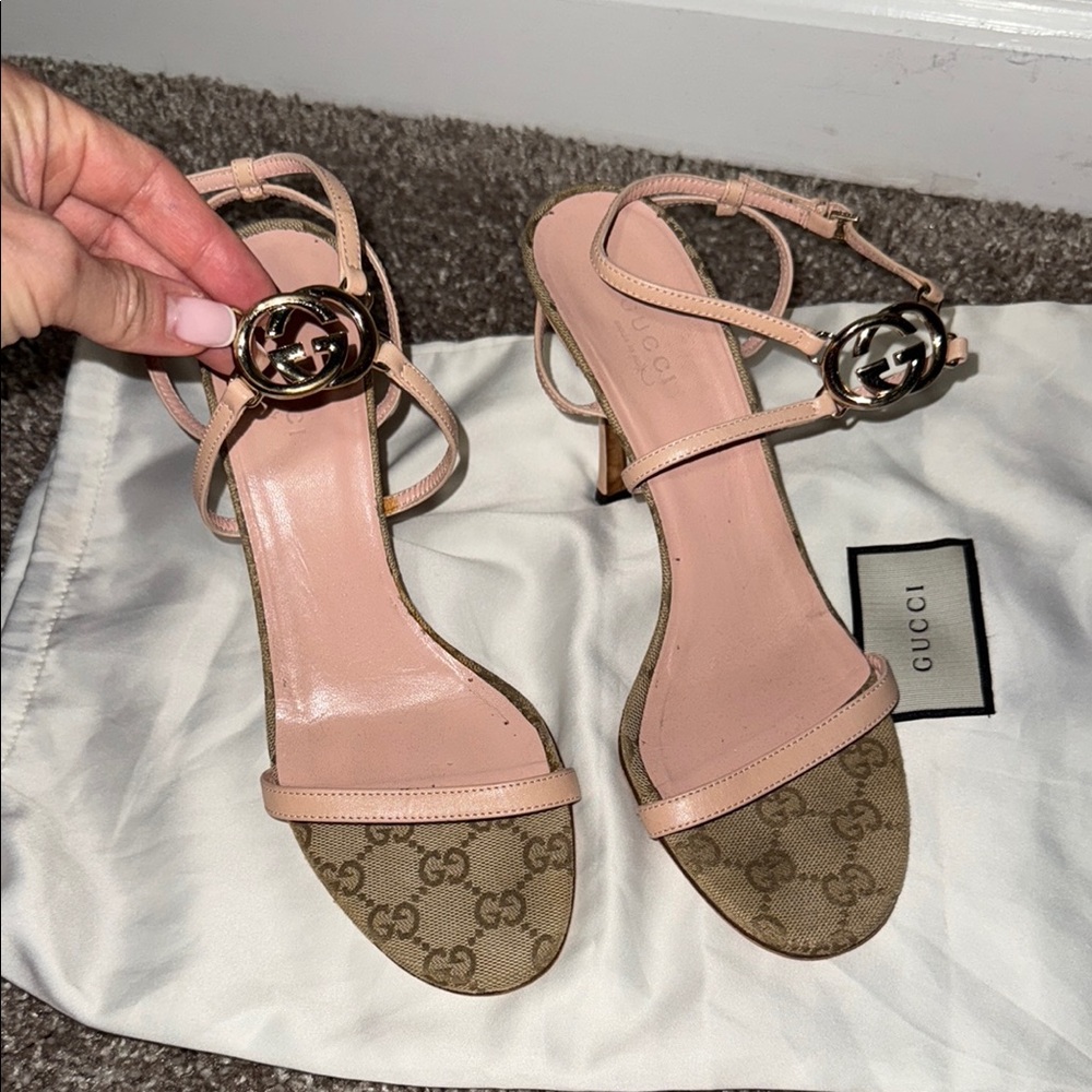 Gucci Women's Pink and Tan Sandals